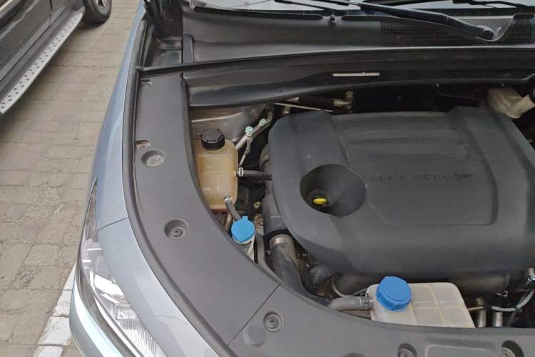 Used CHANGAN UNI-K 2021 2.0T Prestige Edition Engine Bay Right