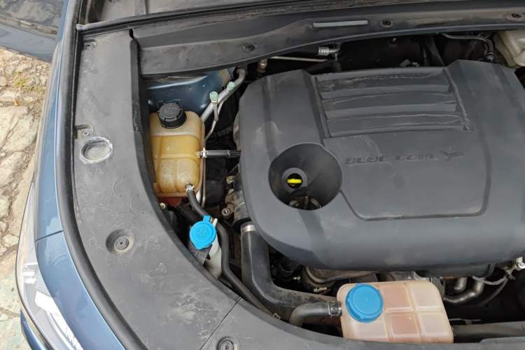 Used CHANGAN UNI-K 2021 2.0T Excellence Edition Engine Bay Right