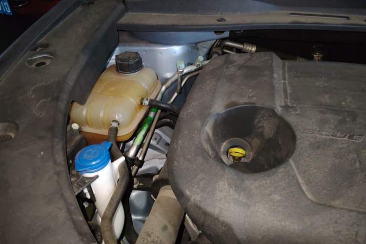 Used CHANGAN UNI-K 2021 2.0T Excellence Edition Engine Bay Right
