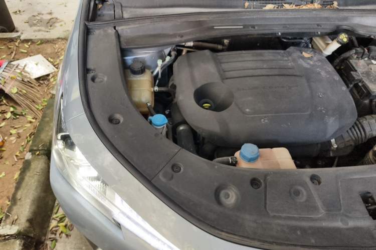 Used CHANGAN UNI-K 2021 2.0T Excellence Edition Engine Bay Right
