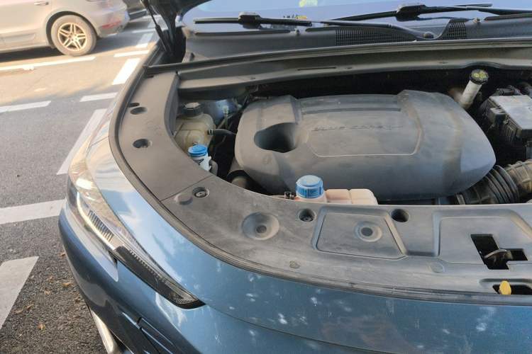 Used CHANGAN UNI-K 2021 2.0T Prestige Edition Engine Bay Right