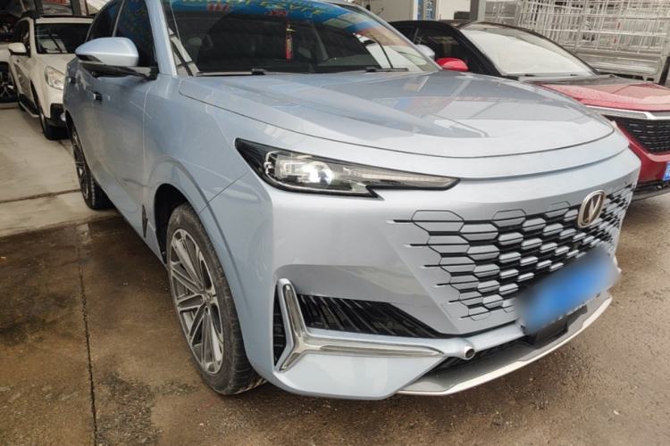 Used CHANGAN UNI-K 2021 2.0T All-Wheel Drive Prestige Version Front Right 45 Deg