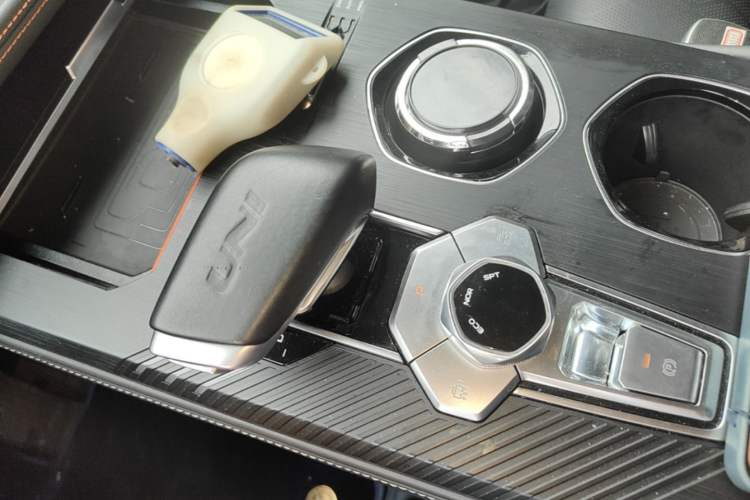 Used CHANGAN UNI-K 2021 2.0T All-Wheel Drive Prestige Version Gear Lever