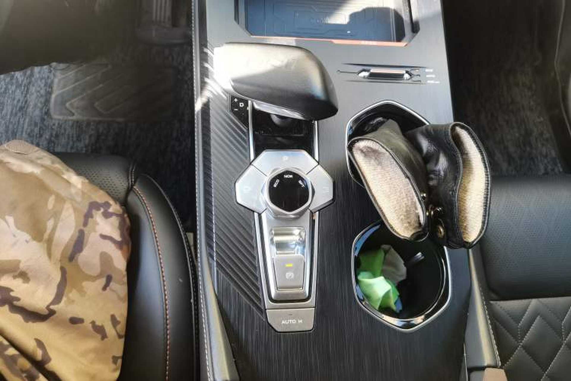 Used CHANGAN UNI-K 2021 2.0T All-Wheel Drive Prestige Version Gear Lever