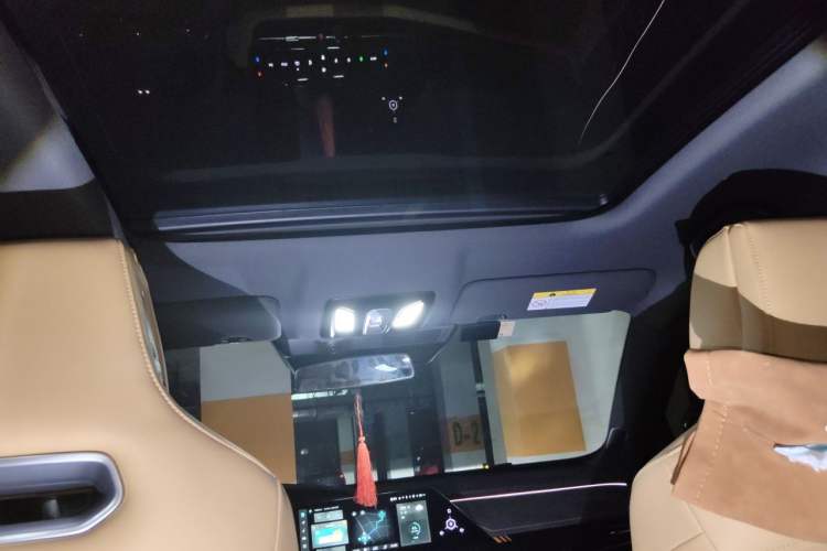 Used CHANGAN UNI-K 2021 2.0T All-Wheel Drive Prestige Version Headliner