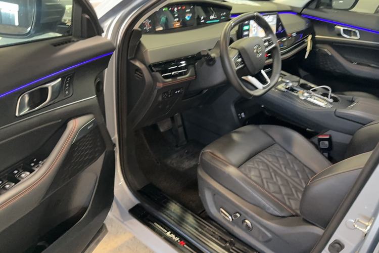 Used CHANGAN UNI-K 2021 2.0T Prestige Edition Interior 2