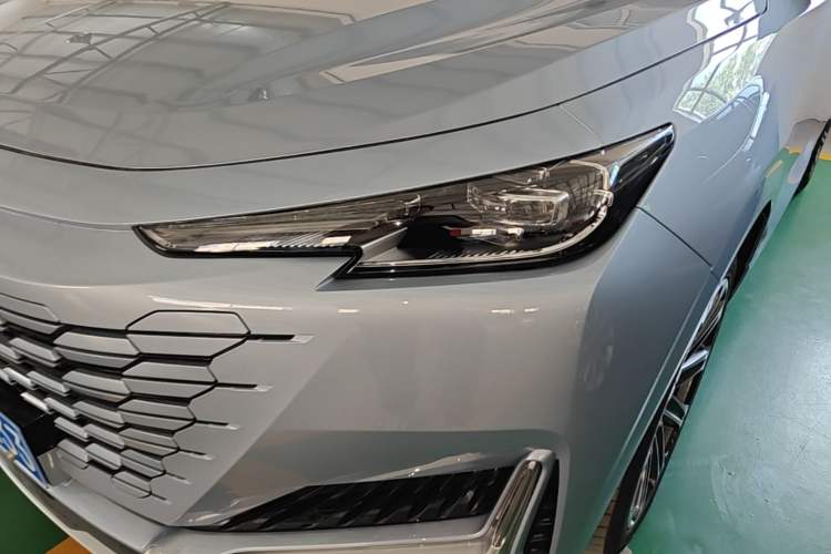 Used CHANGAN UNI-K 2021 2.0T All-Wheel Drive Prestige Version Left Front Headlight