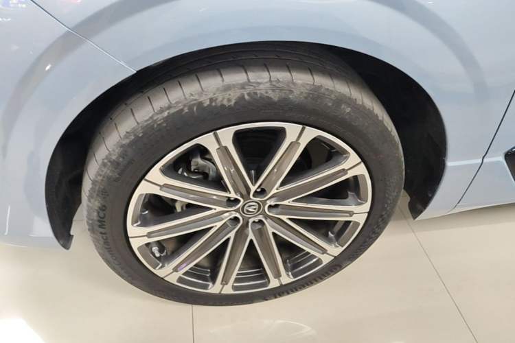 Used CHANGAN UNI-K 2021 2.0T All-Wheel Drive Prestige Version Left Front Wheel Hub
