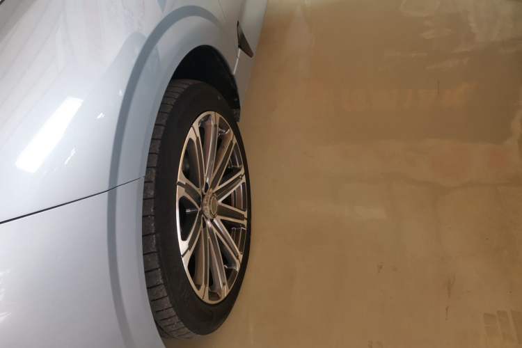 Used CHANGAN UNI-K 2021 2.0T All-Wheel Drive Prestige Version Left Front Wheel Hub