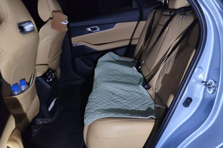 Used CHANGAN UNI-K 2021 2.0T All-Wheel Drive Prestige Version Left Rear Seat