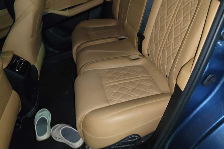 Used CHANGAN UNI-K 2021 2.0T All-Wheel Drive Prestige Version Left Rear Seat