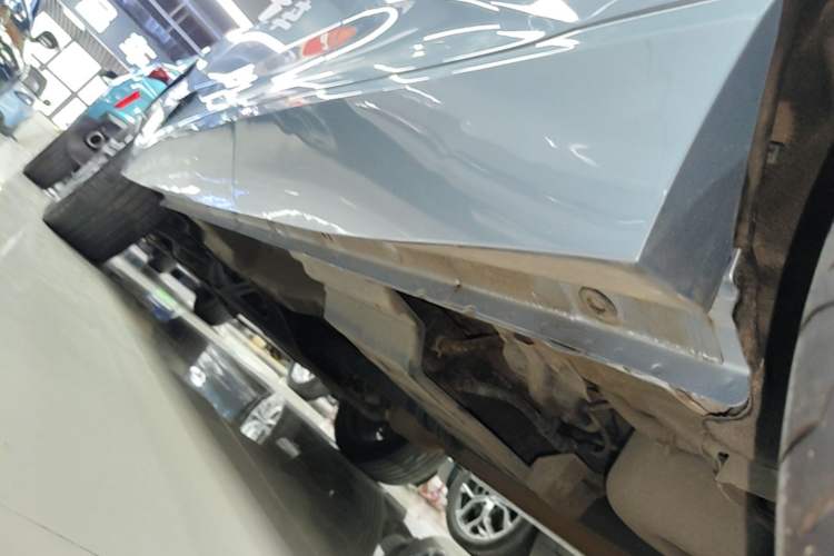 Used CHANGAN UNI-K 2021 2.0T All-Wheel Drive Prestige Version Left Side Sill