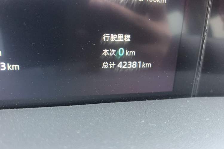 Used CHANGAN UNI-K 2021 2.0T All-Wheel Drive Prestige Version Odometer Close Up