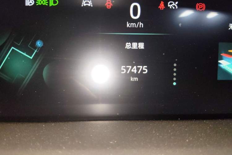 Used CHANGAN UNI-K 2021 2.0T All-Wheel Drive Prestige Version Odometer Close Up
