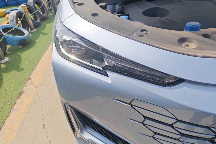 Used CHANGAN UNI-K 2021 2.0T All-Wheel Drive Prestige Version Right Front Headlight