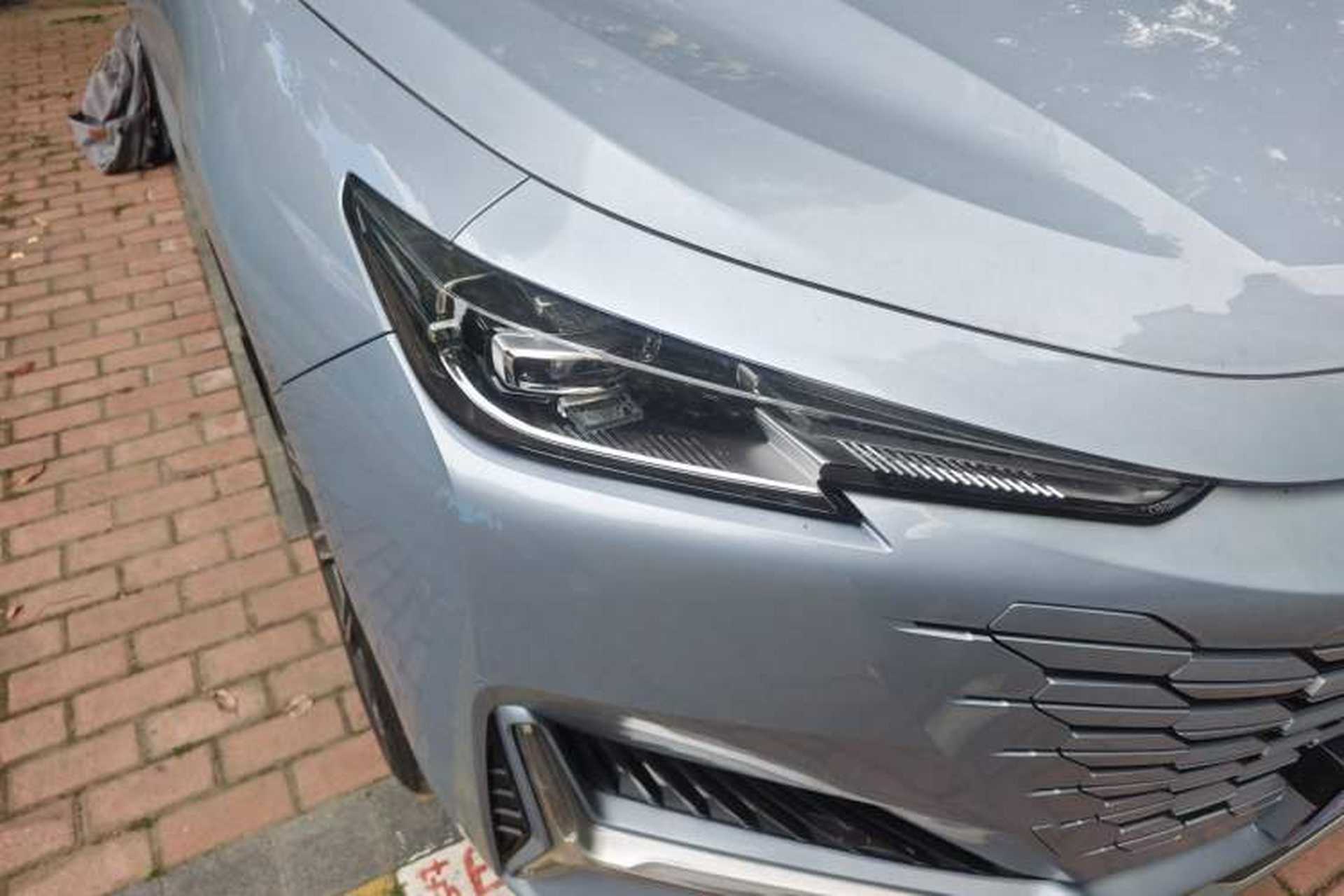 Used CHANGAN UNI-K 2021 2.0T All-Wheel Drive Prestige Version Right Front Headlight