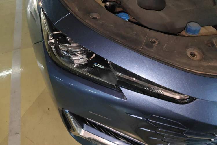 Used CHANGAN UNI-K 2021 2.0T All-Wheel Drive Prestige Version Right Front Headlight