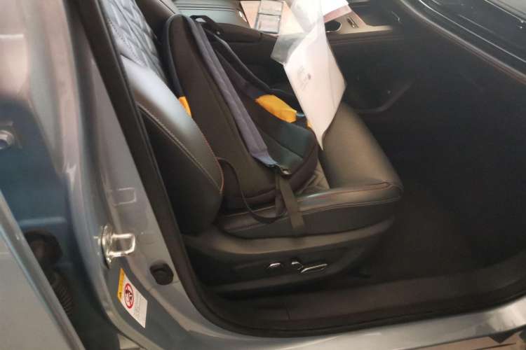 Used CHANGAN UNI-K 2021 2.0T All-Wheel Drive Prestige Version Right Front Seat