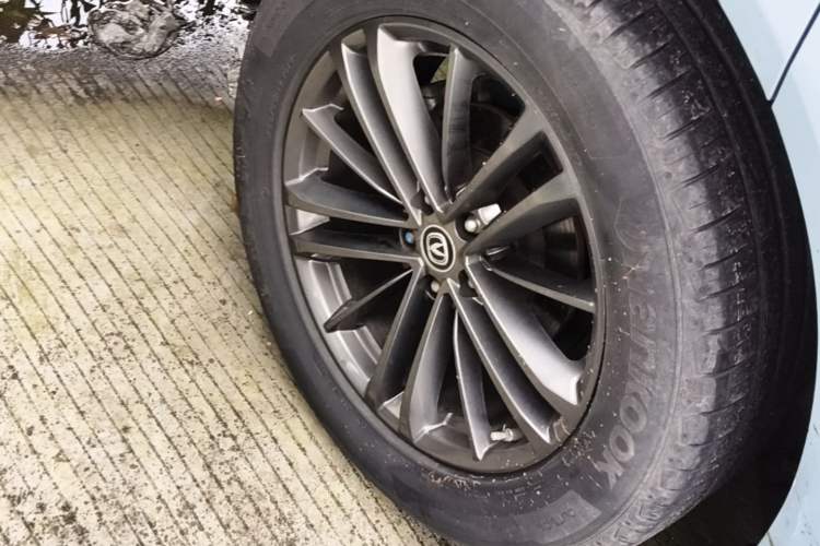 Used CHANGAN UNI-K 2021 2.0T Luxury Version Right Rear Wheel Hub