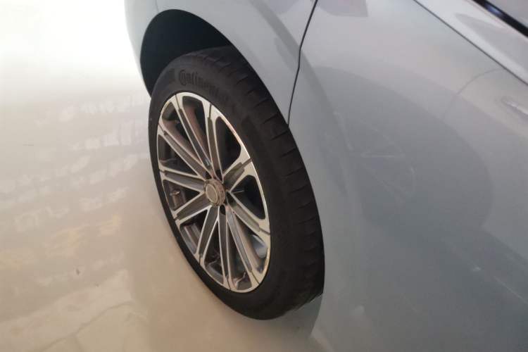 Used CHANGAN UNI-K 2021 2.0T All-Wheel Drive Prestige Version Right Rear Wheel Hub