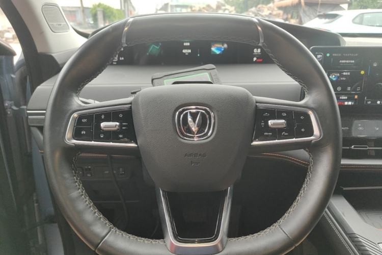 Used CHANGAN UNI-K 2021 2.0T All-Wheel Drive Prestige Version Steering Wheel