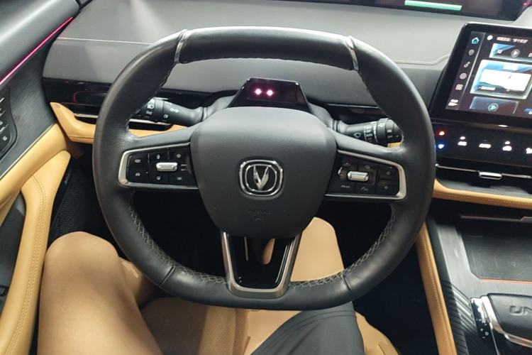 Used CHANGAN UNI-K 2021 2.0T All-Wheel Drive Prestige Version Steering Wheel