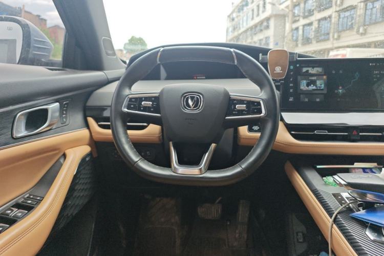 Used CHANGAN UNI-K 2021 2.0T All-Wheel Drive Prestige Version Steering Wheel