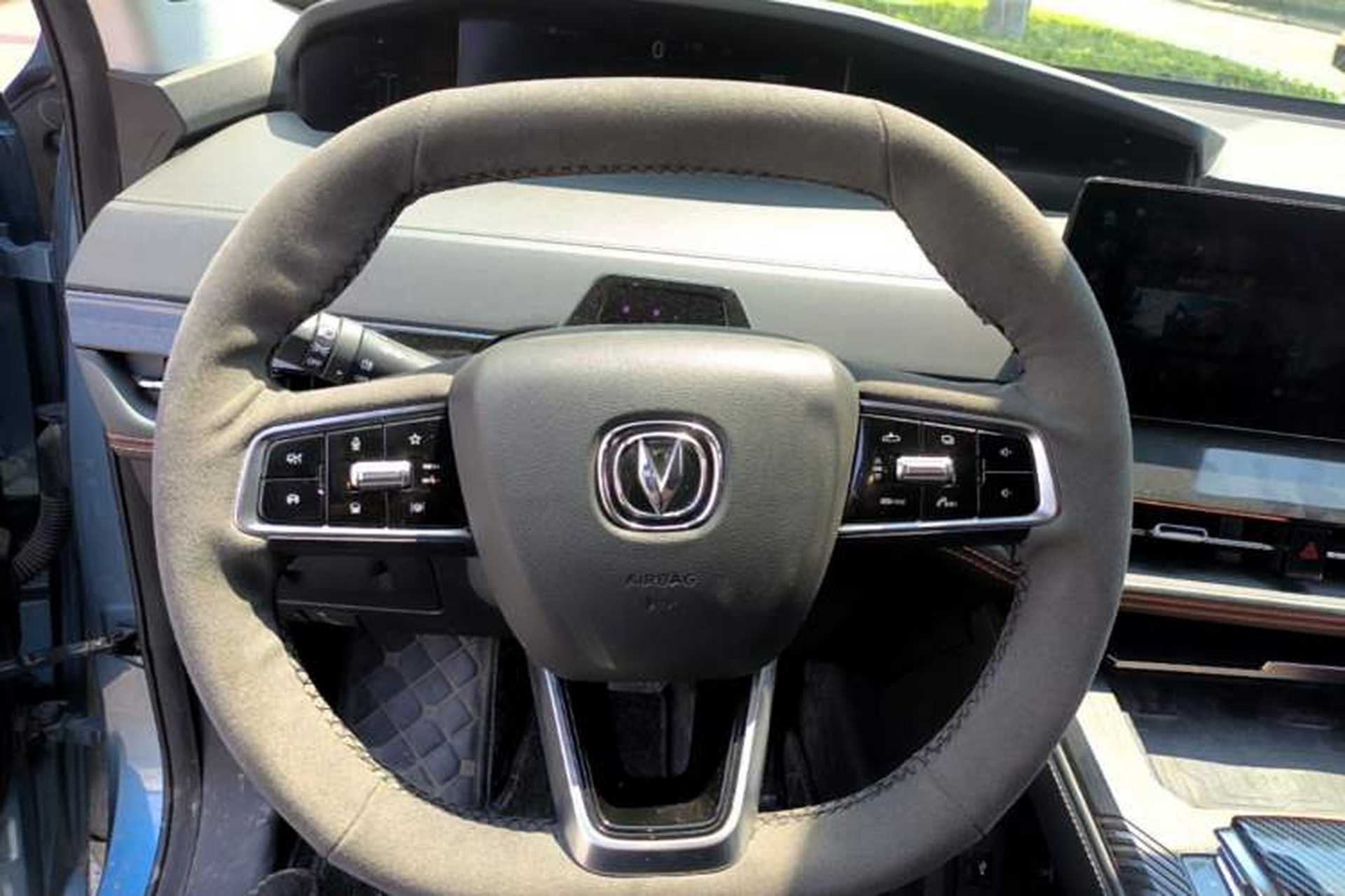 Used CHANGAN UNI-K 2021 2.0T All-Wheel Drive Prestige Version Steering Wheel