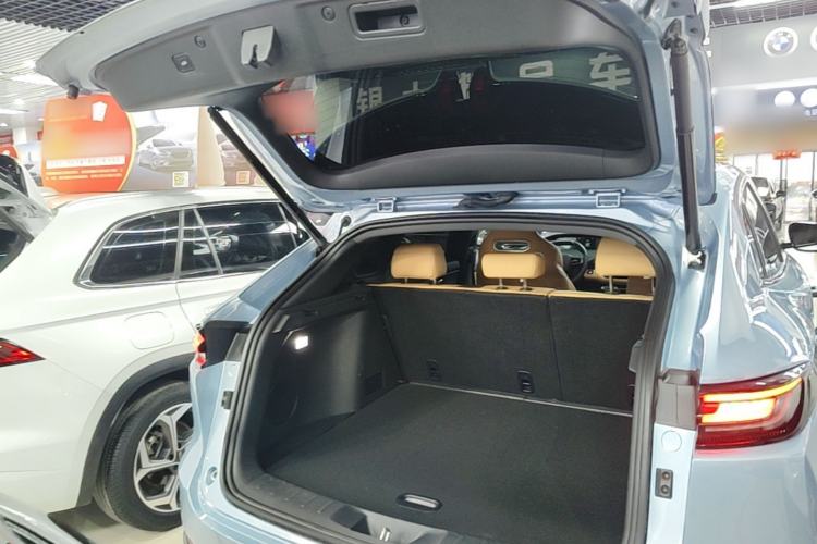 Used CHANGAN UNI-K 2021 2.0T All-Wheel Drive Prestige Version Trunk