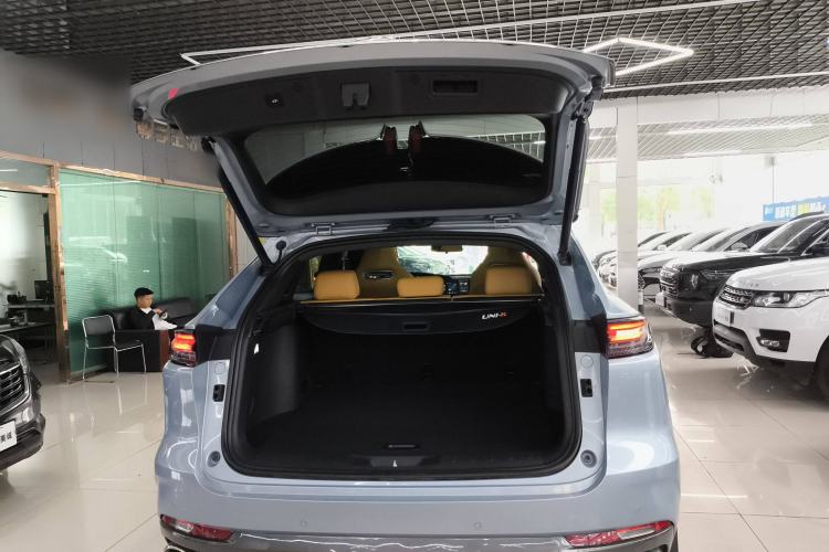 Used CHANGAN UNI-K 2021 2.0T Prestige Edition Trunk