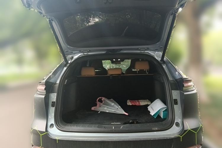 Used CHANGAN UNI-K 2021 2.0T All-Wheel Drive Prestige Version Trunk