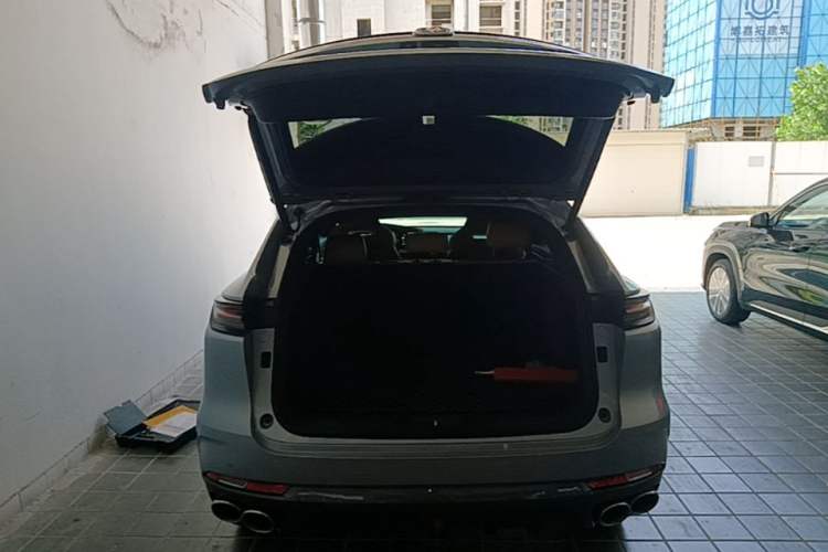Used CHANGAN UNI-K 2021 2.0T Prestige Edition Trunk
