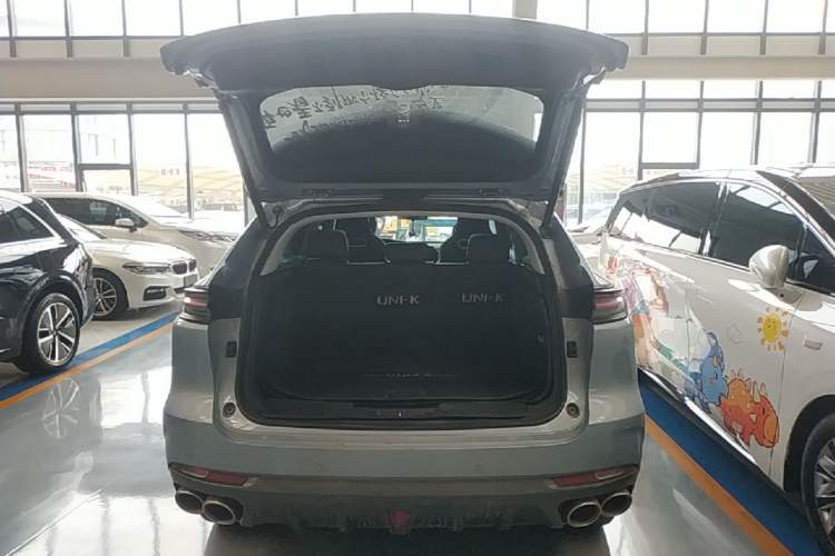 Used CHANGAN UNI-K 2021 2.0T Excellence Edition Trunk