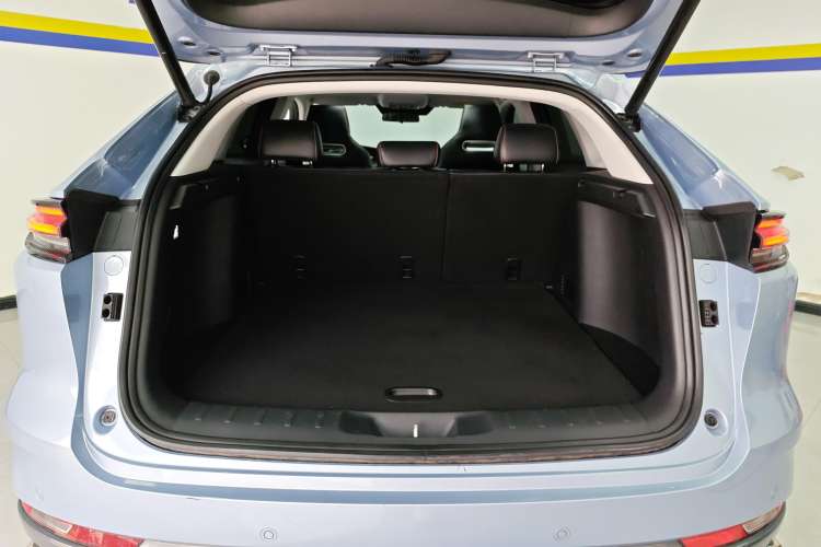 Used CHANGAN UNI-K 2021 2.0T Prestige Edition Trunk