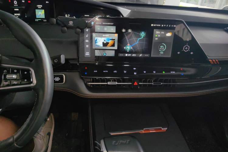 Used CHANGAN UNI-K 2021 2.0T Excellence Edition Audio And AC Panel