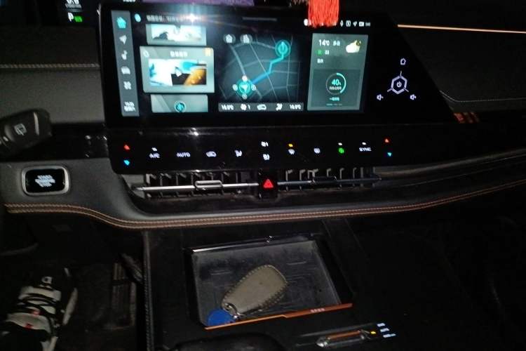 Used CHANGAN UNI-K 2021 2.0T All-Wheel Drive Prestige Version Audio And AC Panel