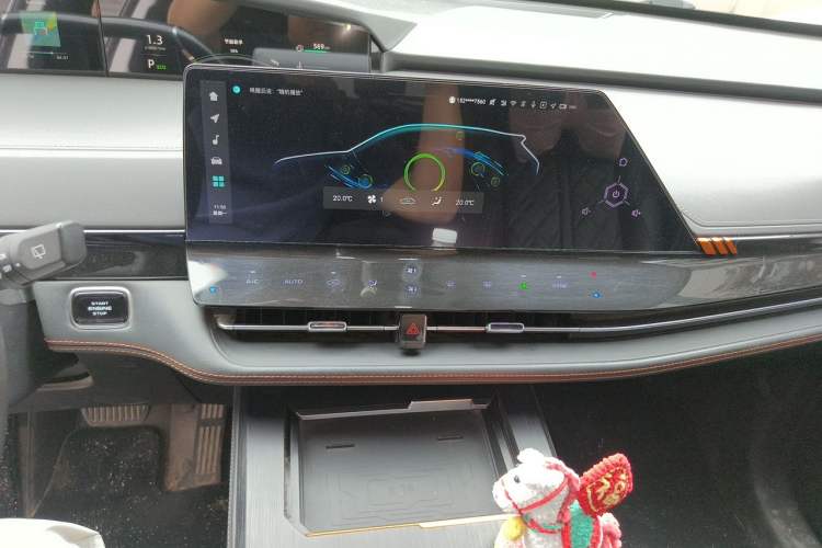Used CHANGAN UNI-K 2021 2.0T Prestige Edition Audio And AC Panel