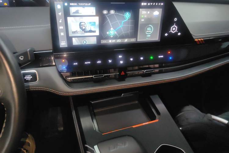 Used CHANGAN UNI-K 2021 2.0T Luxury Version Audio And AC Panel