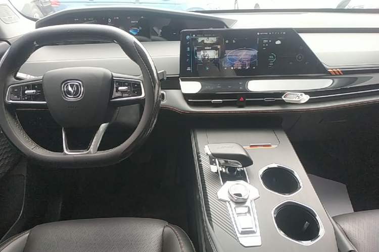 Used CHANGAN UNI-K 2021 2.0T Luxury Version Audio And AC Panel