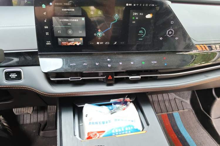 Used CHANGAN UNI-K 2021 2.0T Prestige Edition Audio And AC Panel
