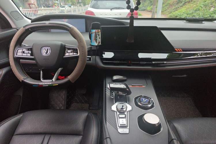 Used CHANGAN UNI-K 2021 2.0T Luxury Version Center Console