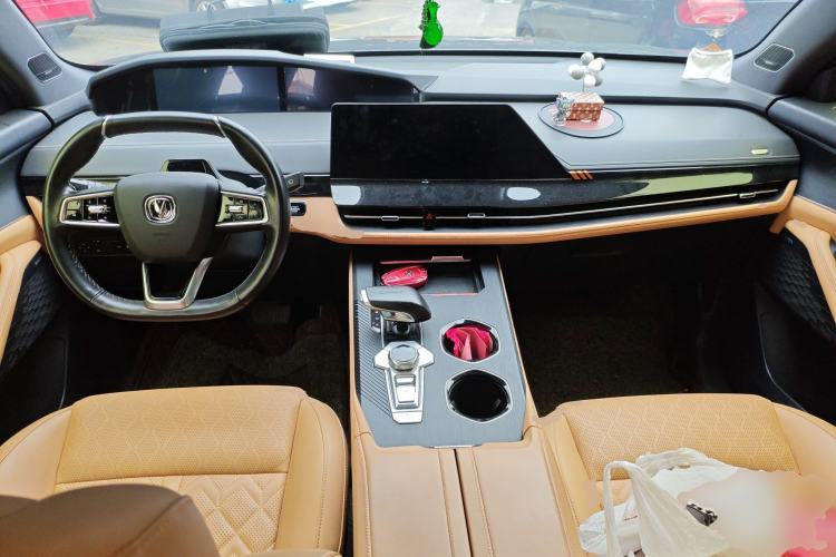 Used CHANGAN UNI-K 2021 2.0T Prestige Edition Center Console