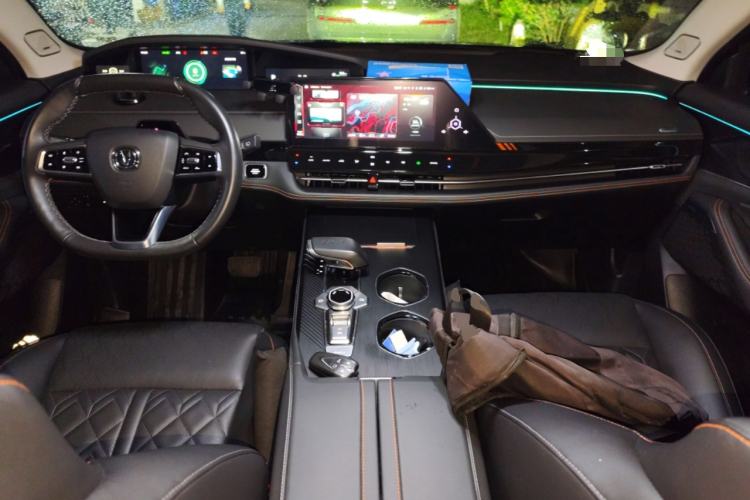 Used CHANGAN UNI-K 2021 2.0T Prestige Edition Center Console