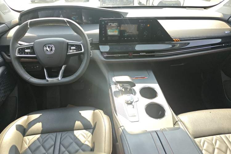 Used CHANGAN UNI-K 2021 2.0T Excellence Edition Center Console