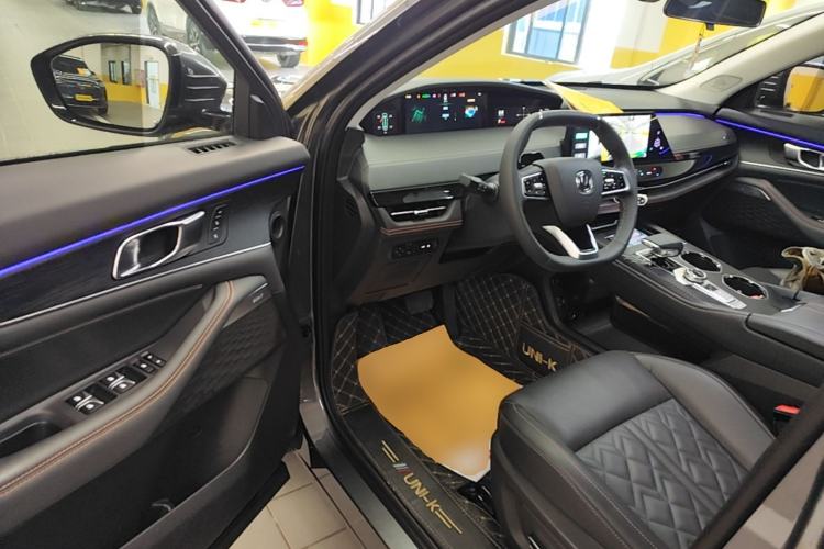 Used CHANGAN UNI-K 2021 2.0T All-Wheel Drive Prestige Version Driver Seat