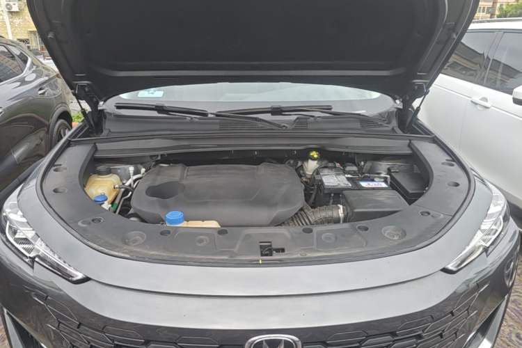 Used CHANGAN UNI-K 2021 2.0T Luxury Version Engine Bay