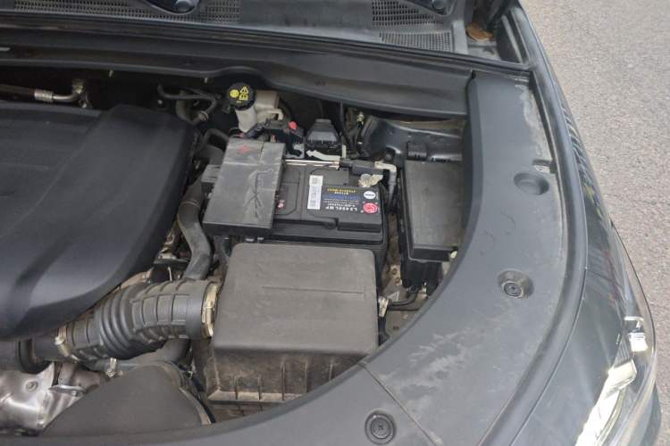 Used CHANGAN UNI-K 2021 2.0T Luxury Version Engine Bay Left