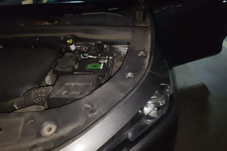 Used CHANGAN UNI-K 2021 2.0T Prestige Edition Engine Bay Left
