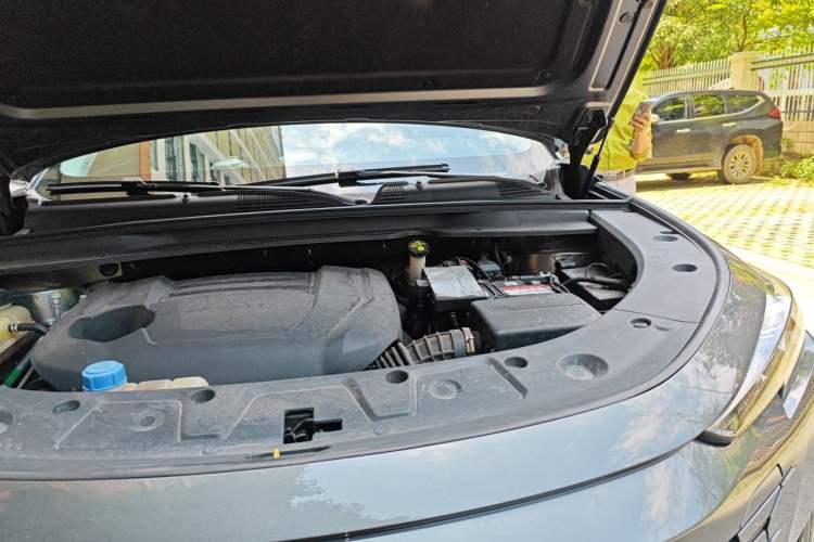 Used CHANGAN UNI-K 2021 2.0T Excellence Edition Engine Bay Left