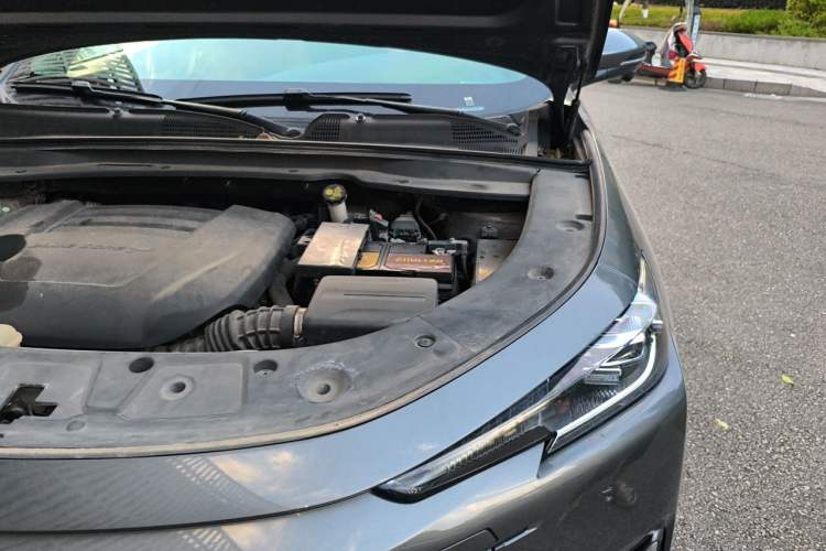 Used CHANGAN UNI-K 2021 2.0T Excellence Edition Engine Bay Left